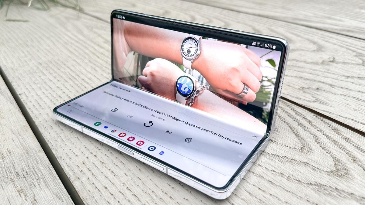 “بدل ما تشتري الآيفون” هاتف Samsung Galaxy Z Fold 6 القابل للطي ثماني النواة وبإمكانيات غير متوقعة